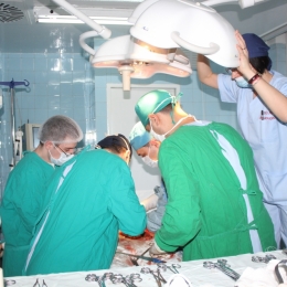 Medici străini, în spitalele din Bucureşti pentru a îngriji victimele incendiului