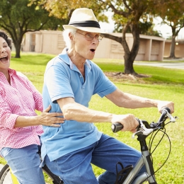 Mersul pe bicicletă ajută la îmbunătățirea abilităților mintale la bătrâni