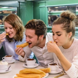 Ați mâncat în exces? Cum vă puteți reveni după o masă copioasă