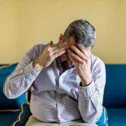 Persoanele supraponderale pot experimenta mai des durerile de cap