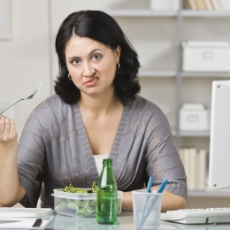 Ce cauze poate avea mirosul neplăcut al gurii