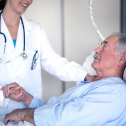 Oamenii se prezintă târziu la medic. Mulţi dintre ei pierd lupta cu boala