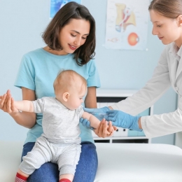 Oreionul îşi face debutul cu febră mare şi dureri de cap