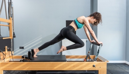 Exercițiile de pilates pot ameliora durerea lombară, în cazul vârstnicilor