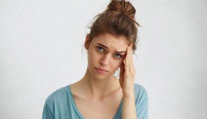 Pliculețele de ceai care conțin cofeină vă ajută să scăpați de cearcăne și pungile de sub ochi