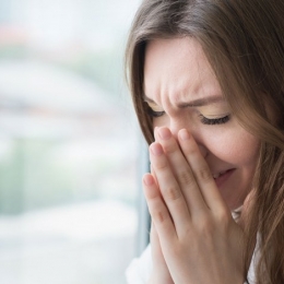 Rinita alergică debutează cu obstrucţia nazală