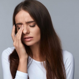 Gelul de fenicul, indicat pentru roșeața din zona ochilor