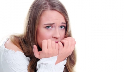 Vă roadeți unghiile? Acest obicei lasă urme dureroase