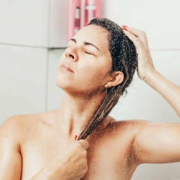 Rozmarinul și urzica vă revitalizează părul