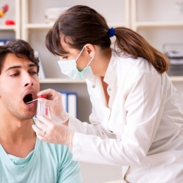 Saliva vâscoasă poate duce la probleme de vorbire și înghițire