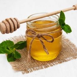 Salvia şi mierea, ideale pentru tratarea tăieturilor şi zgârieturilor superficiale