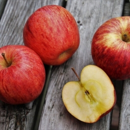 Nu consumați semințele de măr! În exces, pot fi dăunătoare organismului