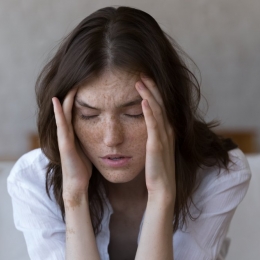Sinuzita recidivantă le dă pacienţilor senzaţia de cap greu