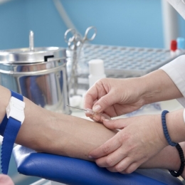Cadrele medicale, testate pentru HIV şi hepatitele virale B şi C