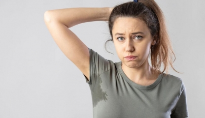 Deodorante sau antiperspirante? Care elimină mai eficient transpirația