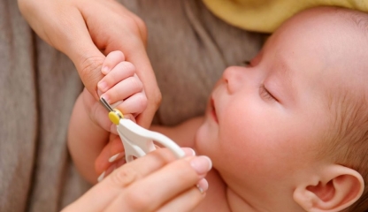 Când și cum tăiem unghiile bebelușului