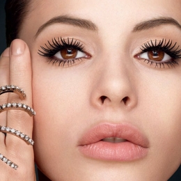 Vă cad genele? Specialiștii susțin că aveți dereglată tiroida