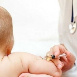 Obligativitatea vaccinării copiilor a stârnit proteste şi valuri de nemulţumiri