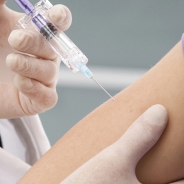 Vaccinarea împotriva hepatitei B te fereşte de ciroză şi de cancer