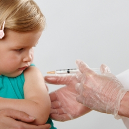 Vaccinurile, responsabile de infectarea copiilor cu virusul hemolitic uremic? DSP Constanţa şochează: 