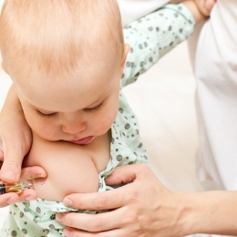 Veşti bune pentru părinţi. Se reia vaccinarea bebeluşilor