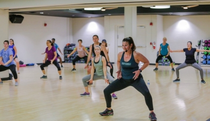 Faceţi mişcare! Zumba vă ajută să scăpaţi de kilogramele în plus