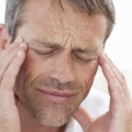 Ce boală se manifestă prin dureri de cap insuportabile