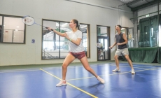 Practicarea badmintonului stimulează întărirea oaselor