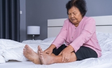 Cremele sau loțiunile exfoliante ajută la tratarea bătăturilor