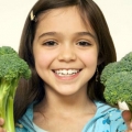 Cine nu şi-a mâncat legumele? Cinci motive pentru a consuma broccoli