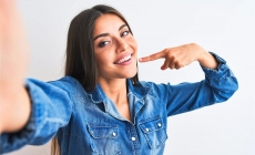 Aveți buzele crăpate? O dietă echilibrată rezolvă situația