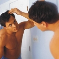 CĂDEREA PĂRULUI - principalele cauze. Ce afecţiuni se pot ascunde în spatele pierderii părului
