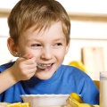 Cât de important este micul dejun pentru copii