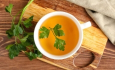 Ceaiul de pătrunjel. Beneficii pentru sănătate și contraindicații
