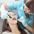 O simplă vizită la dentist vă poate arăta cât de bolnav sunteţi