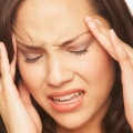 Ai migrene? Nu ignora riscul de atac cerebral!