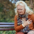 Flutterul atrial poate provoca slăbiciune, amețeală și palpitații