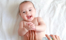 Îngrijirea pielii bebelușului. Ce produse să alegeţi pentru o piele sănătoasă și protejată