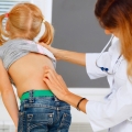 Probleme ale coloanei vertebrale. Copii care nu se pot bucura de copilărie, din cauza suferinţelor