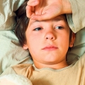 Nu neglijaţi simptomele! Ce semnificaţie are durerea de cap la copii