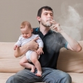 Renunțați la țigări! Fumatul pasiv distruge sănătatea copiilor