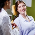 Tratamente dentare în sarcină. Radiografiile şi medicamentele sunt permise