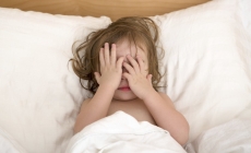 Trucuri pentru a vă convinge micuțul să se bage la somn. Insomnia apare la orice vârstă