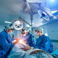 Tumoră gigant, de dimensiunea unui cap de copil, operată cu succes, la Constanţa