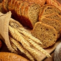 Intoleranţa la gluten debutează cu diaree şi pierdere în greutate