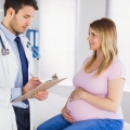 Atenţie la virusul HIV! Nu vă îmbolnăviţi copiii!