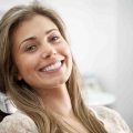 Aţi rămas fără dinţi? Implantul dentar este soluţia!