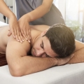 Masajul tisular relaxează cea mai profundă suprafaţă a muşchiului