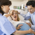 Naşterea vaginală după cezariană, o provocare pentru mamele constănţene