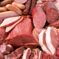 Asociaţia Română a Cărnii ripostează la anunţul OMS despre carnea procesată